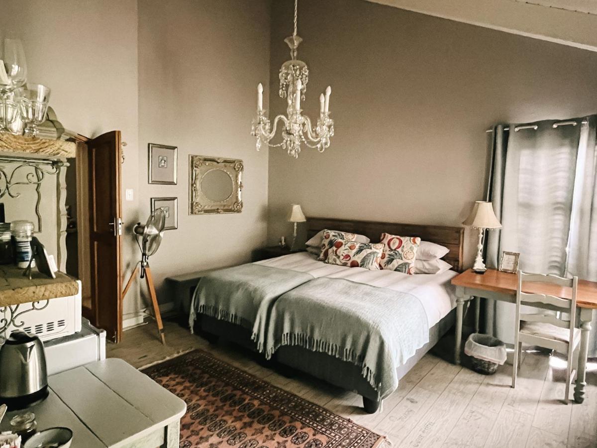 35 On Basil Hotel Caledon Kültér fotó